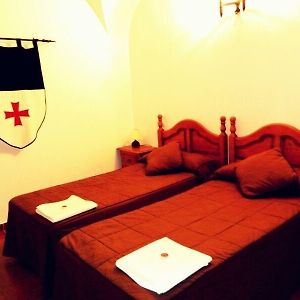 Habitación con 2 Camas Individuales